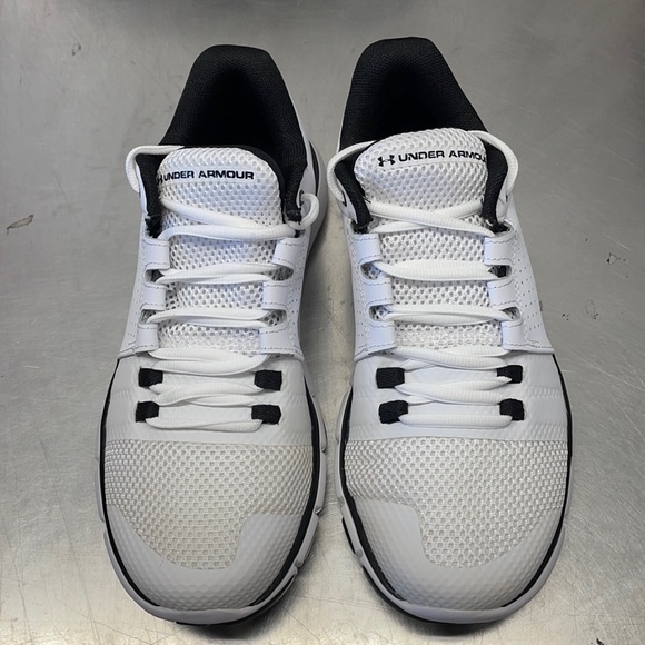 NEW Under Armour mens sneaker Strive 7 US8 white